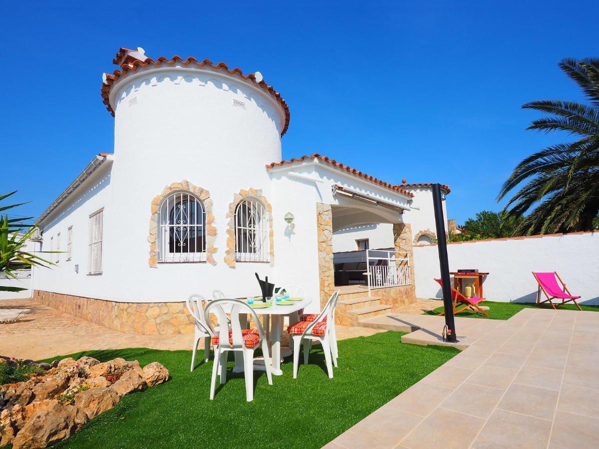 Holiday Home Alberes By Interhome Empuriabrava Exterior photo