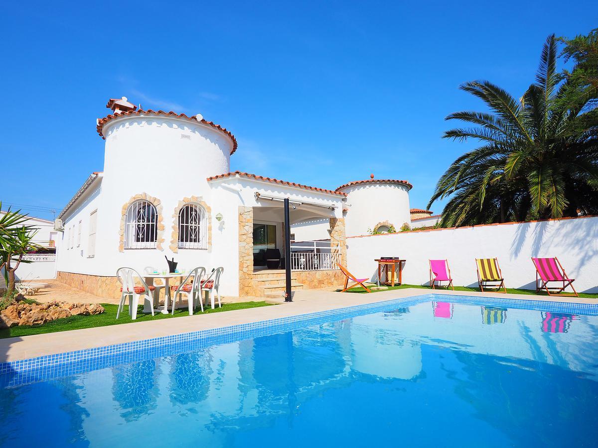 Holiday Home Alberes By Interhome Empuriabrava Exterior photo